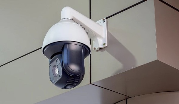 Cámaras PTZ: Vigilancia Inteligente con Control de Movimiento y Zoom Remoto